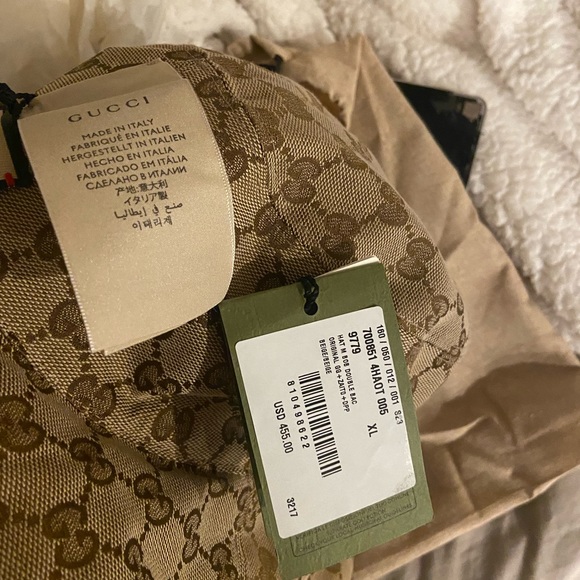 Reversible GG check bucket hat , brand new with tags ! - Picture 7 of 9